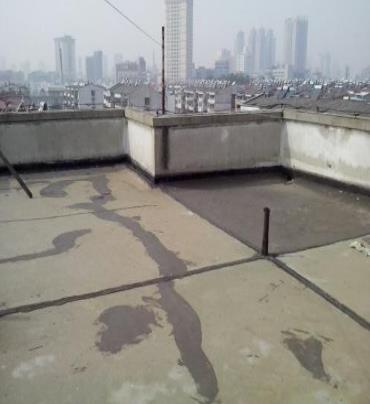钟楼漏水维修 楼顶漏水是什么原因，楼顶漏水维修方法是什么?