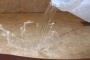 钟楼漏水维修 免砸砖防水材料该如何施工